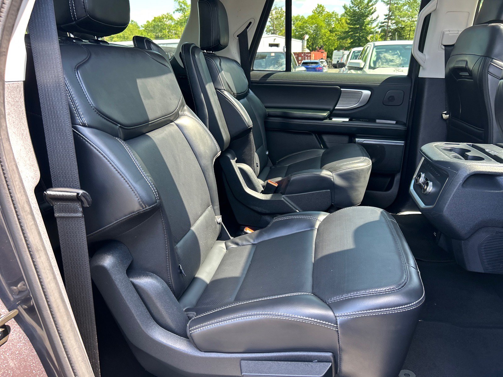 Certified 2025 Ford Expedition Max Platinum w/ Driver's Package AWD/4WD image 25