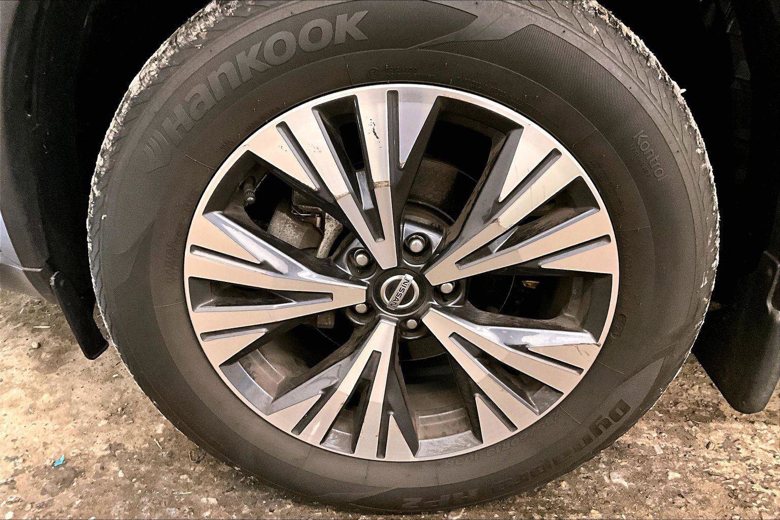 Used 2021 Nissan Rogue SV image 10