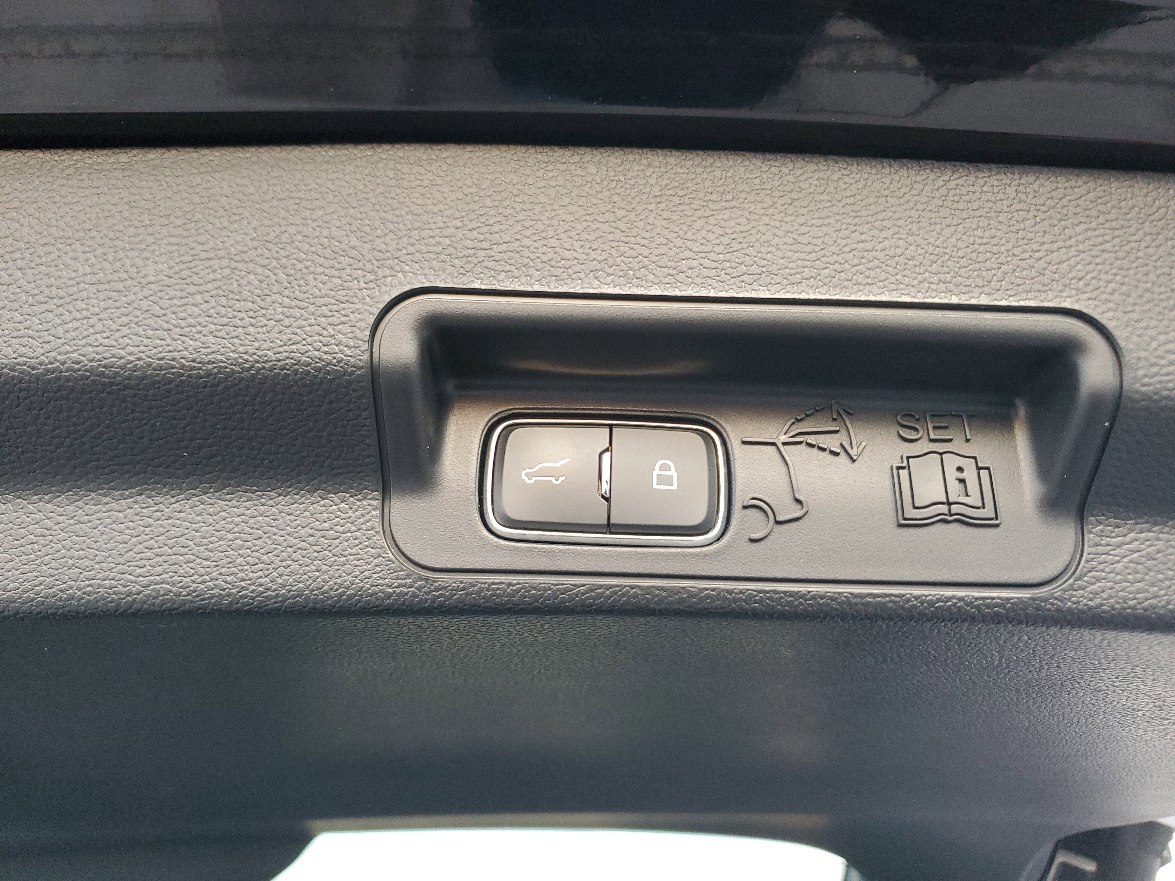 Certified 2023 Ford Explorer XLT image 16