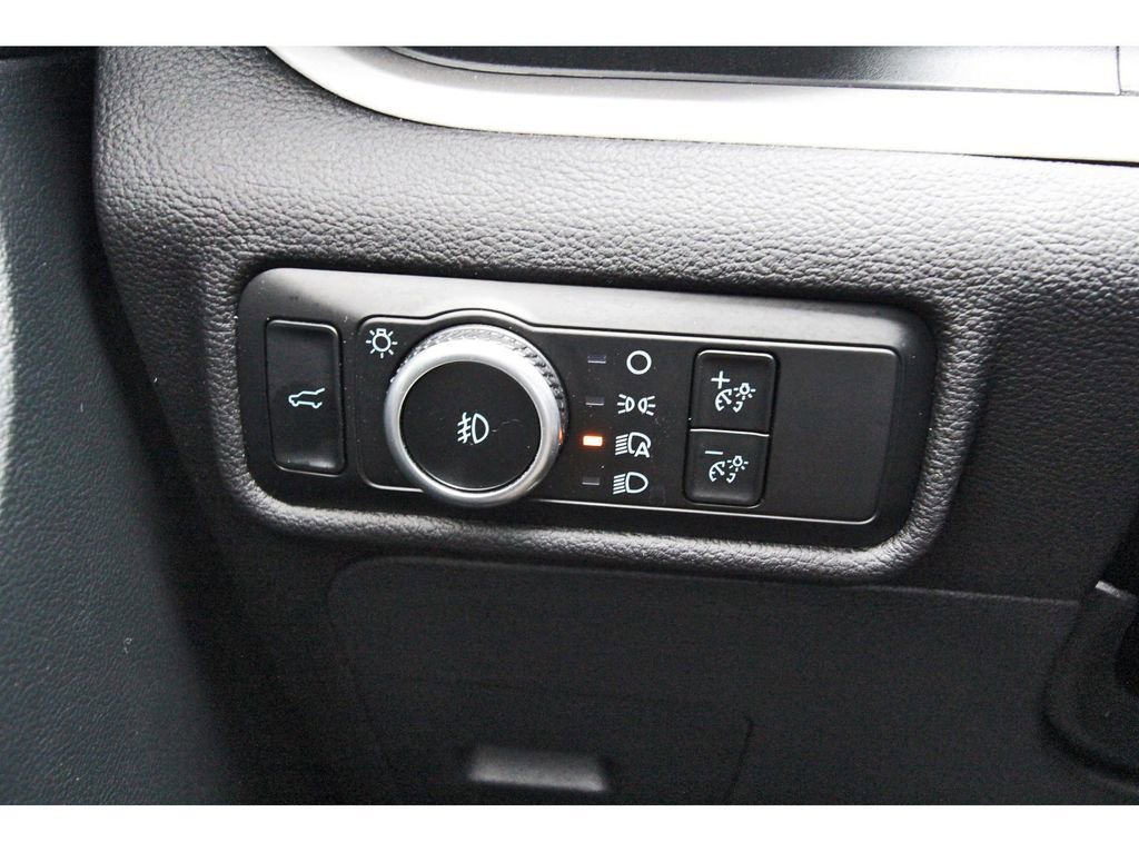 Certified 2023 Ford Explorer XLT w/ Equipment Group 202A RWD image 19