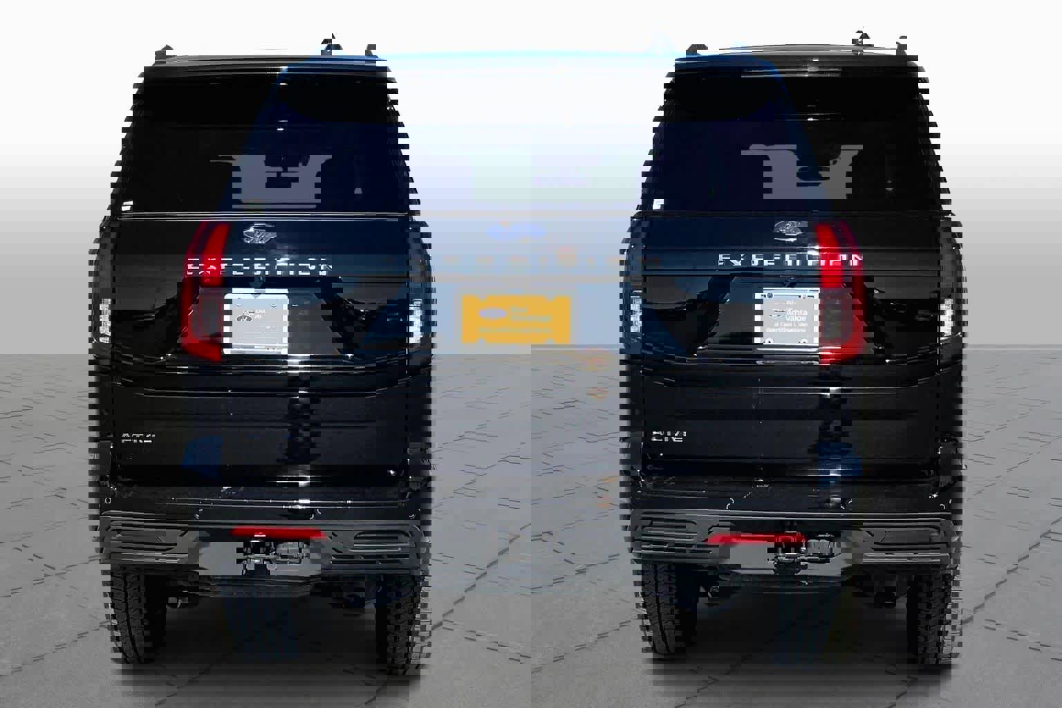 Certified 2025 Ford Expedition Active image 2