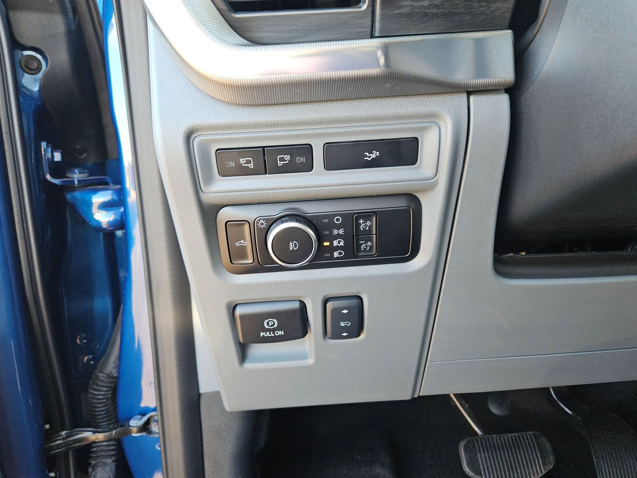 Certified 2024 Ford F150 Lariat w/ FX4 Off-Road Package image 13