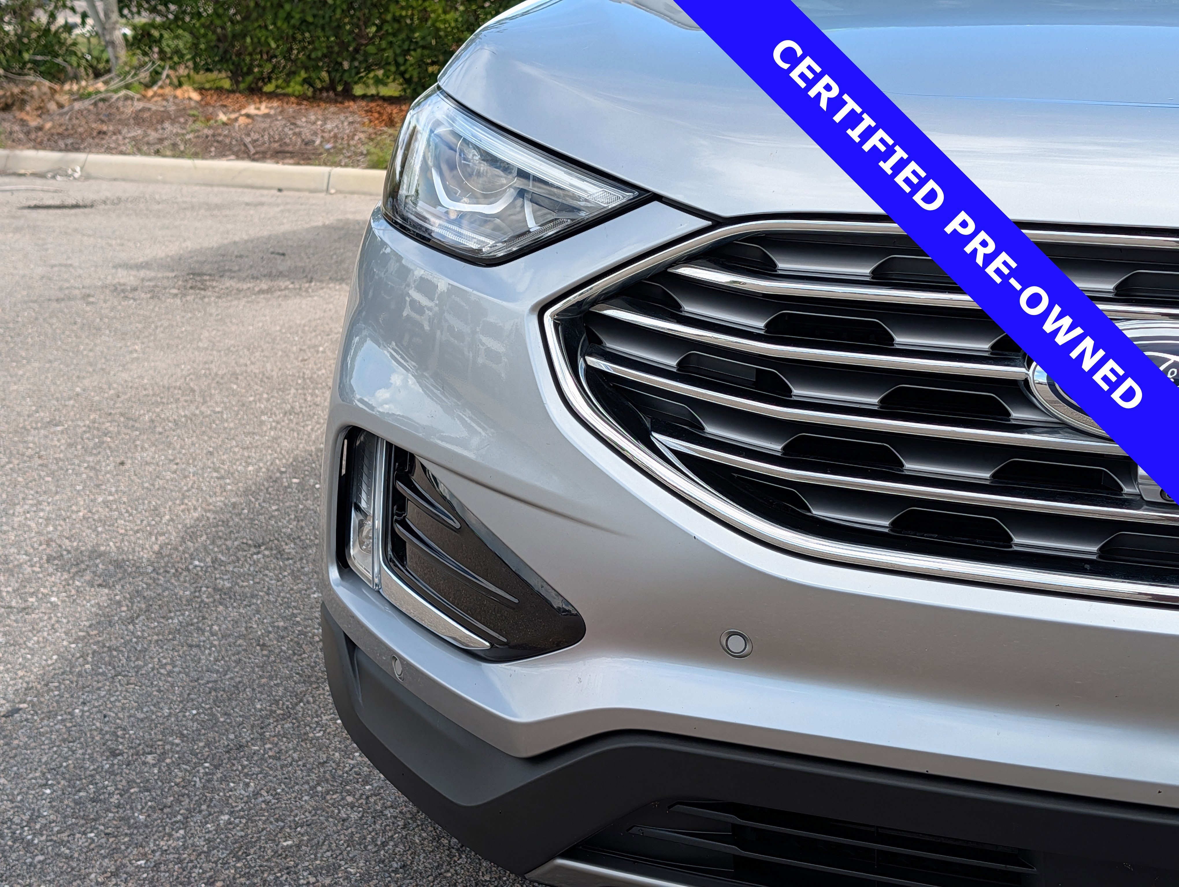 Certified 2020 Ford Edge Titanium w/ Equipment Group 301A FWD image 9