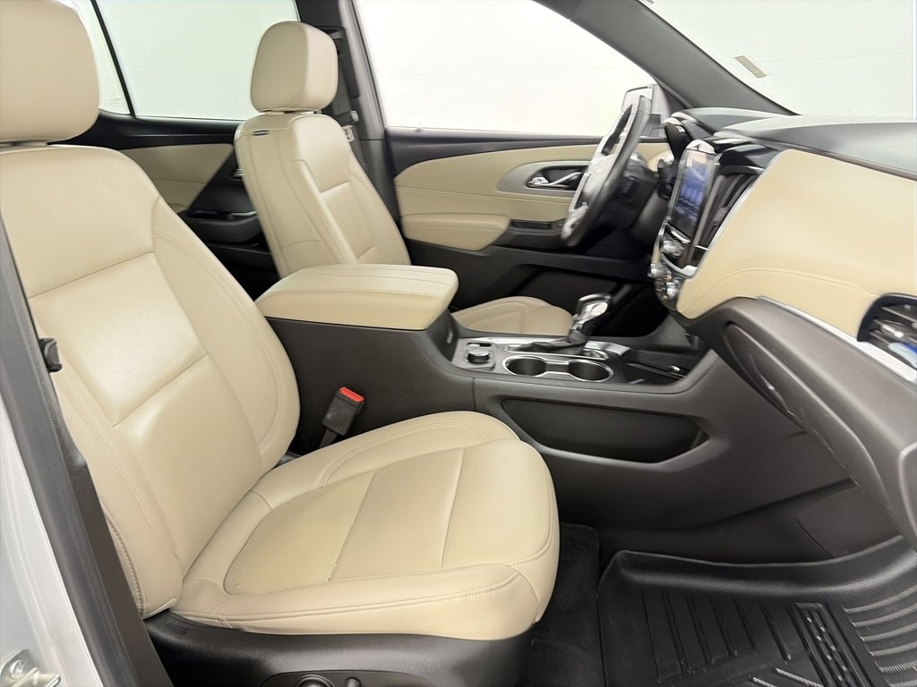 Used 2022 Chevrolet Traverse LT image 31