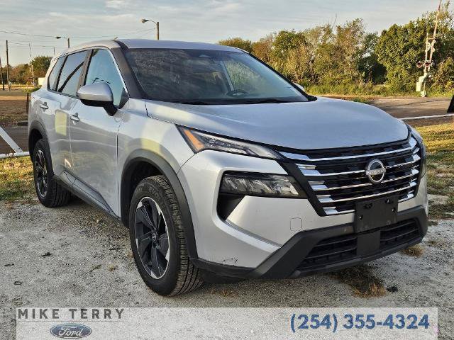 Used 2025 Nissan Rogue SV FWD image 1