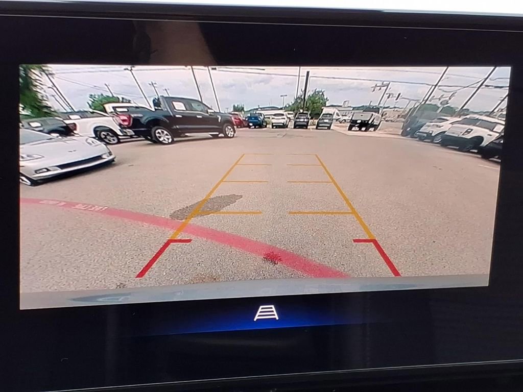 Used 2025 Chevrolet Trax LT w/ LT Convenience Package image 25