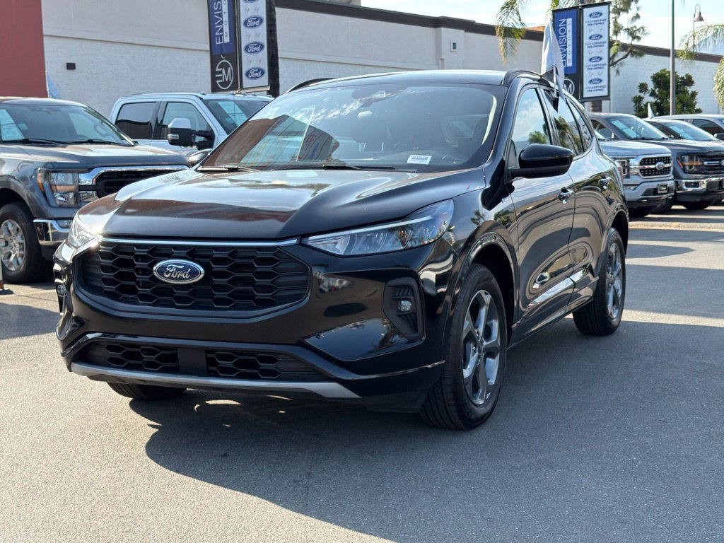 Certified 2024 Ford Escape ST-Line Select w/ Tech Pack #1 AWD/4WD image 5