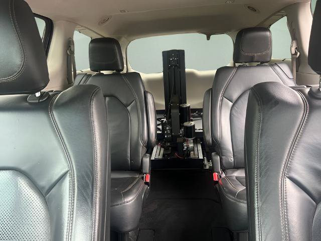 Used 2017 Chrysler Pacifica Touring-L Plus w/ Advanced Safetytec Group FWD image 31