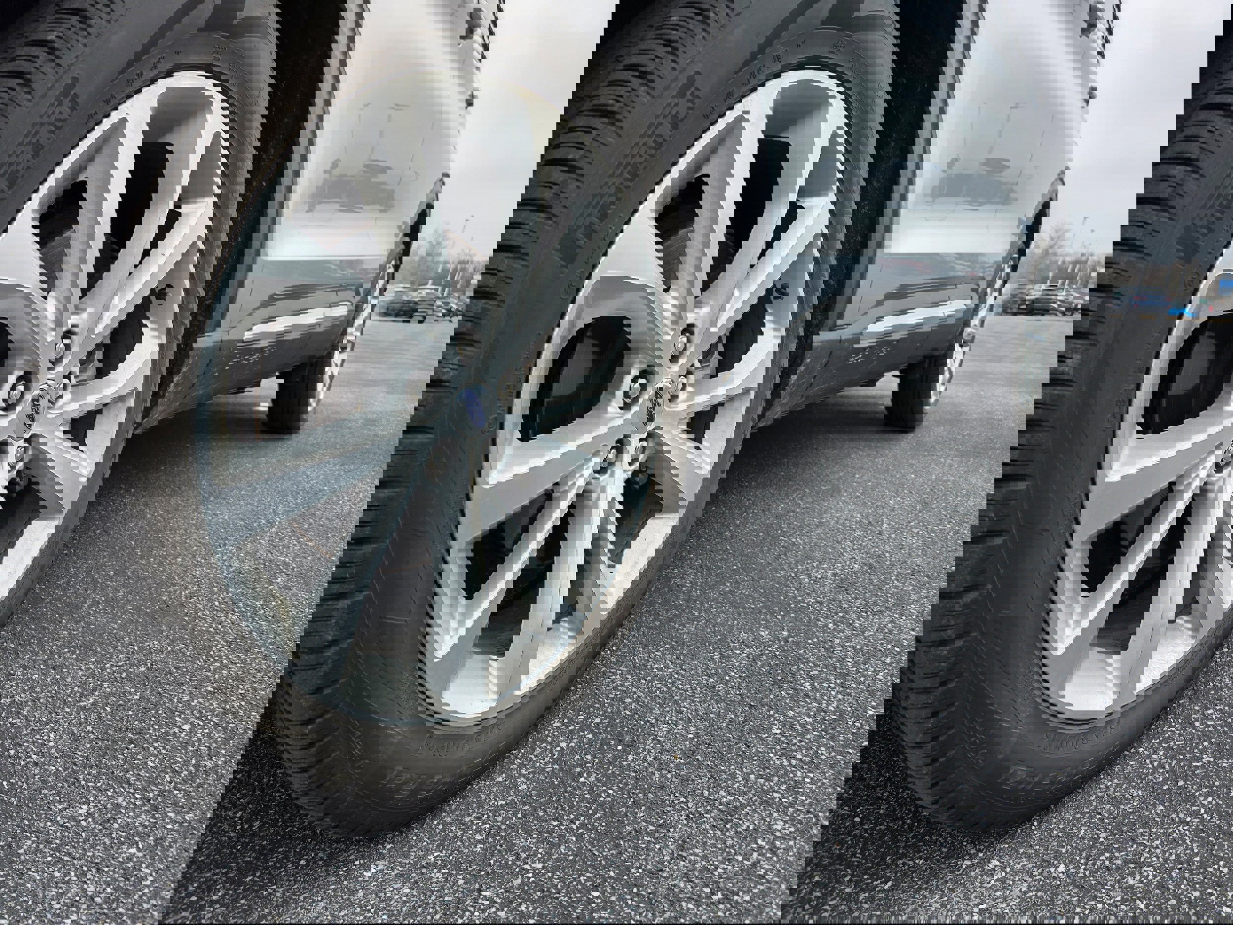 Certified 2023 Ford Explorer Platinum w/ Premium Technology Package image 22