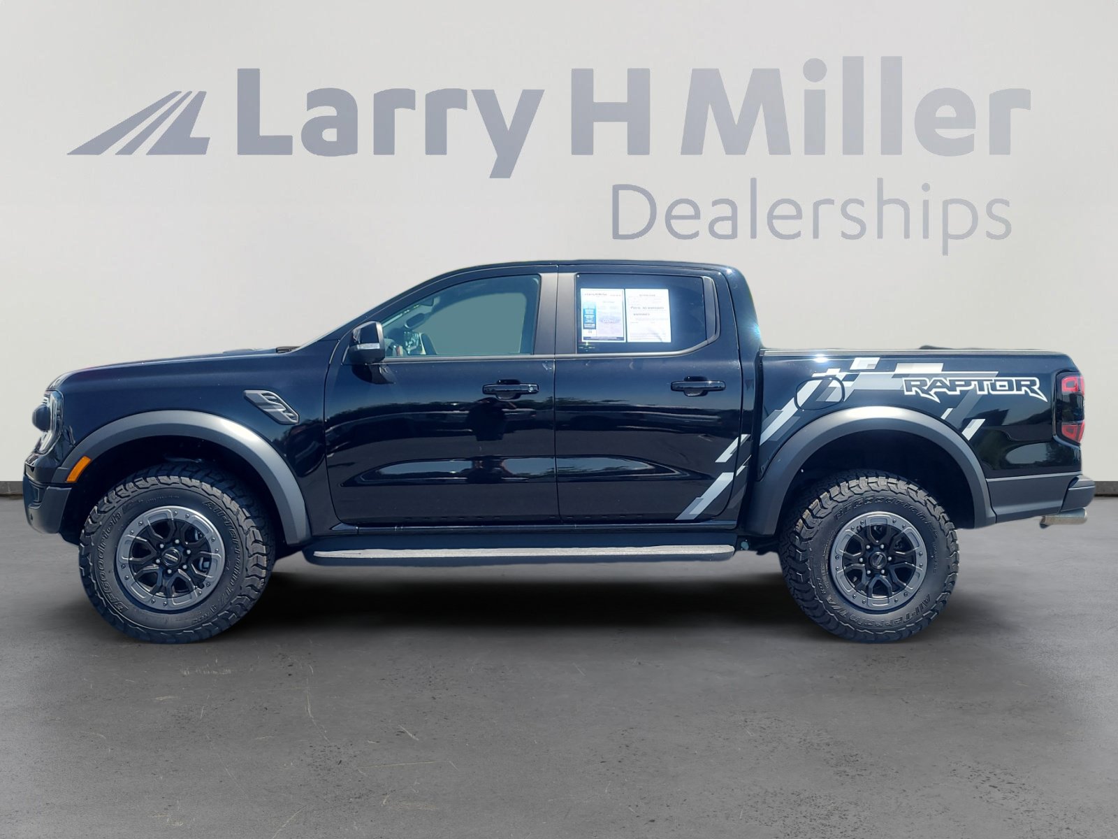 Certified 2025 Ford Ranger Raptor AWD/4WD image 2