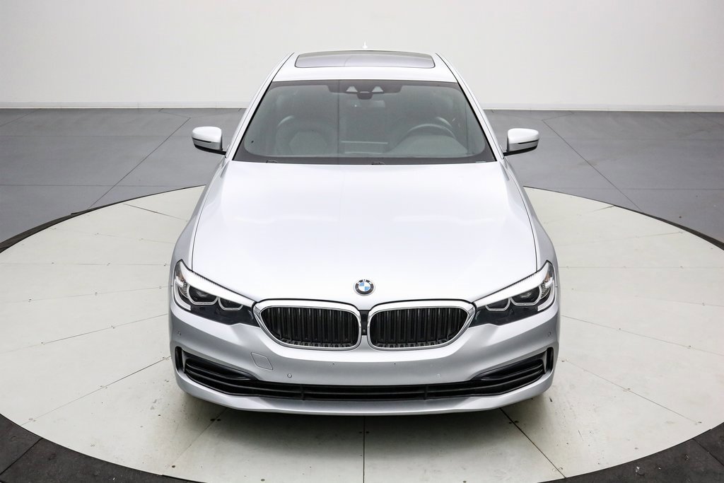 Used 2020 BMW 530e w/ M Sport Package image 9