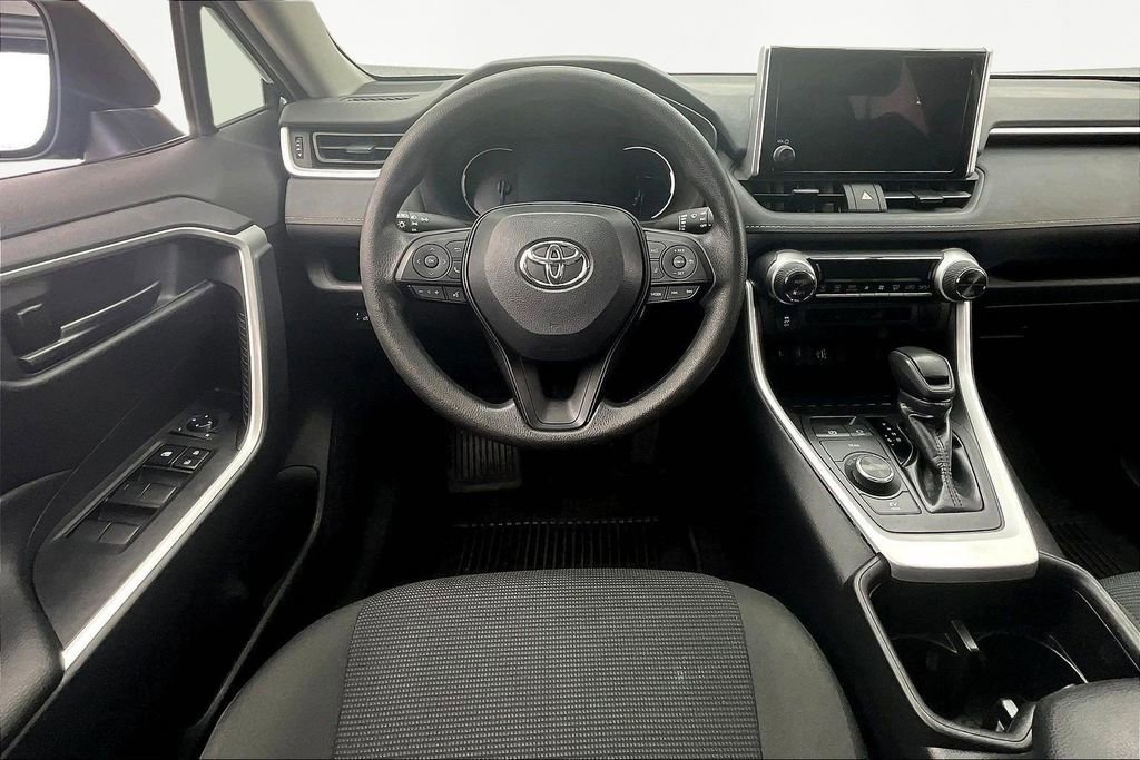 Used 2024 Toyota RAV4 LE image 7