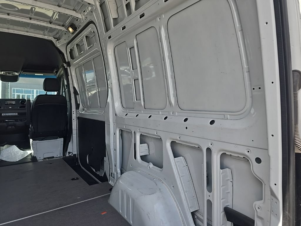 Used 2024 Mercedes-Benz Sprinter 2500 image 12