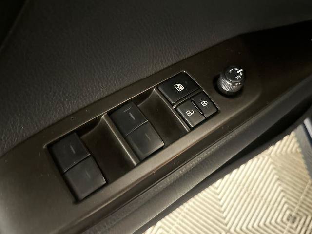 Used 2022 Toyota Camry SE FWD image 16