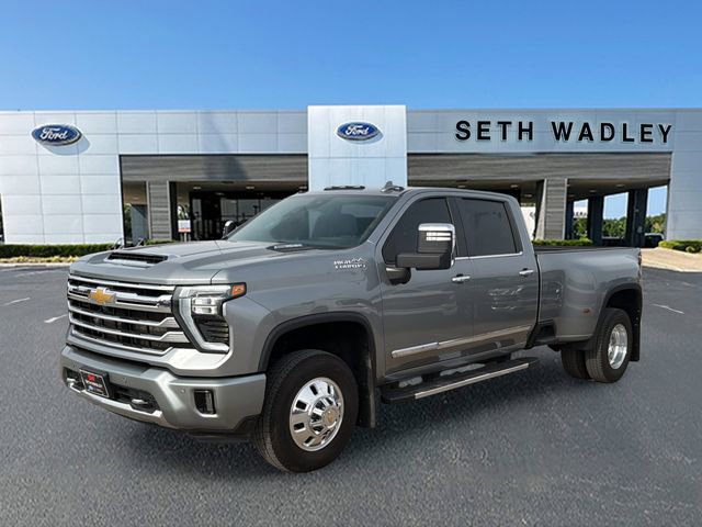 Used 2025 Chevrolet Silverado 3500 High Country w/ High Country Premium Package image 3