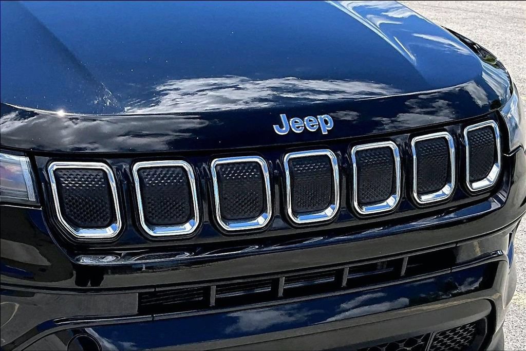 Used 2022 Jeep Compass Limited AWD/4WD image 29