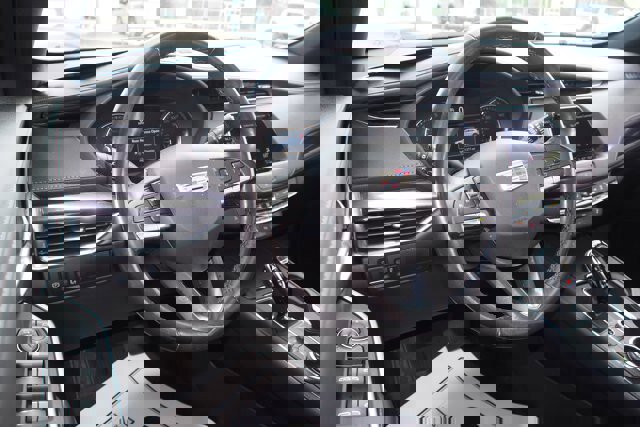 Used 2023 Cadillac XT4 Luxury w/ Cold Weather Package image 15