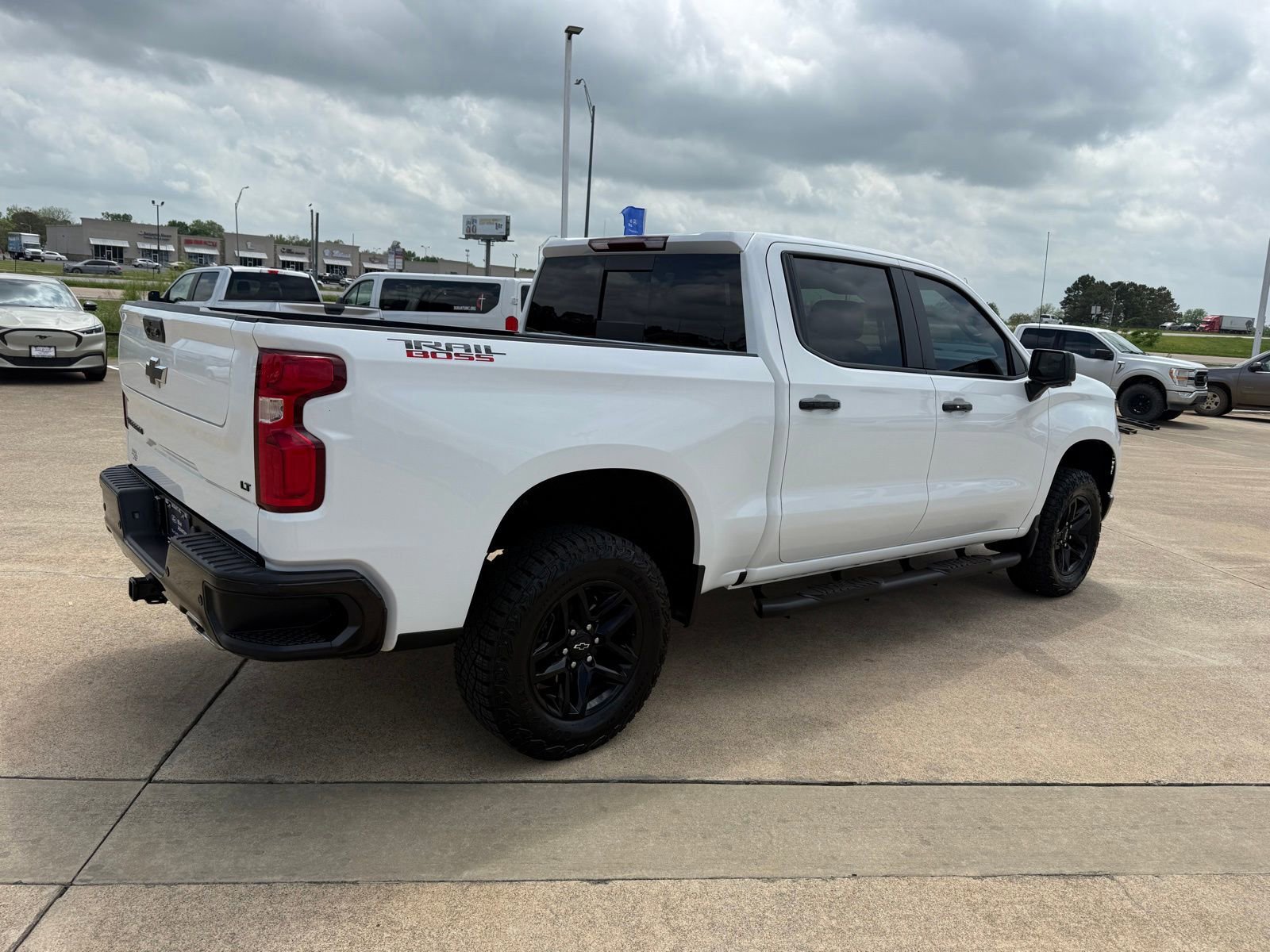 Used 2024 Chevrolet Silverado 1500 LT Trail Boss w/ LT Trail Boss Premium Package image 5