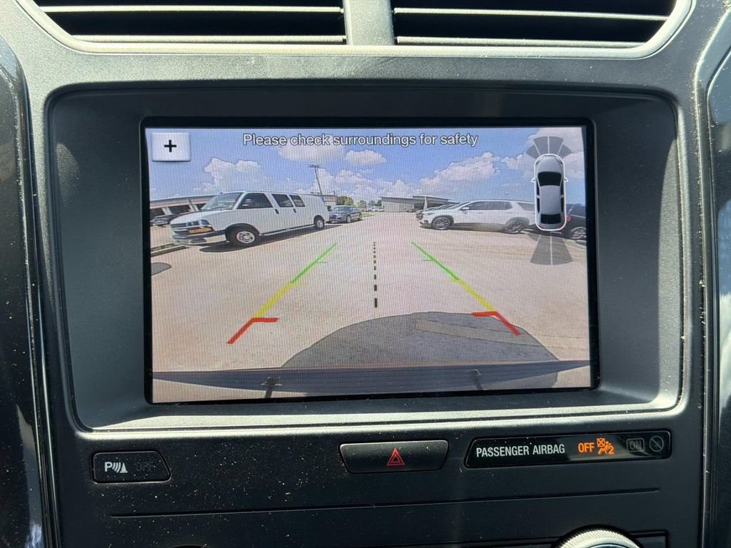 Certified 2019 Ford Explorer XLT w/ Equipment Group 202A FWD image 29