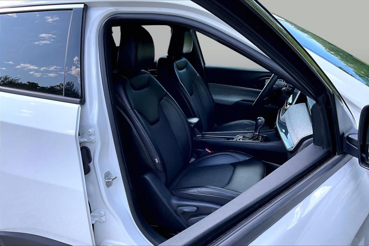 Used 2024 Jeep Compass Latitude AWD/4WD image 8
