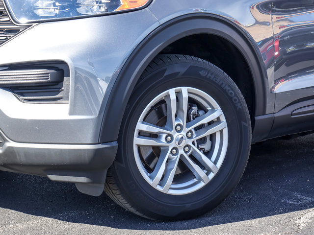 Certified 2023 Ford Explorer 4WD image 3