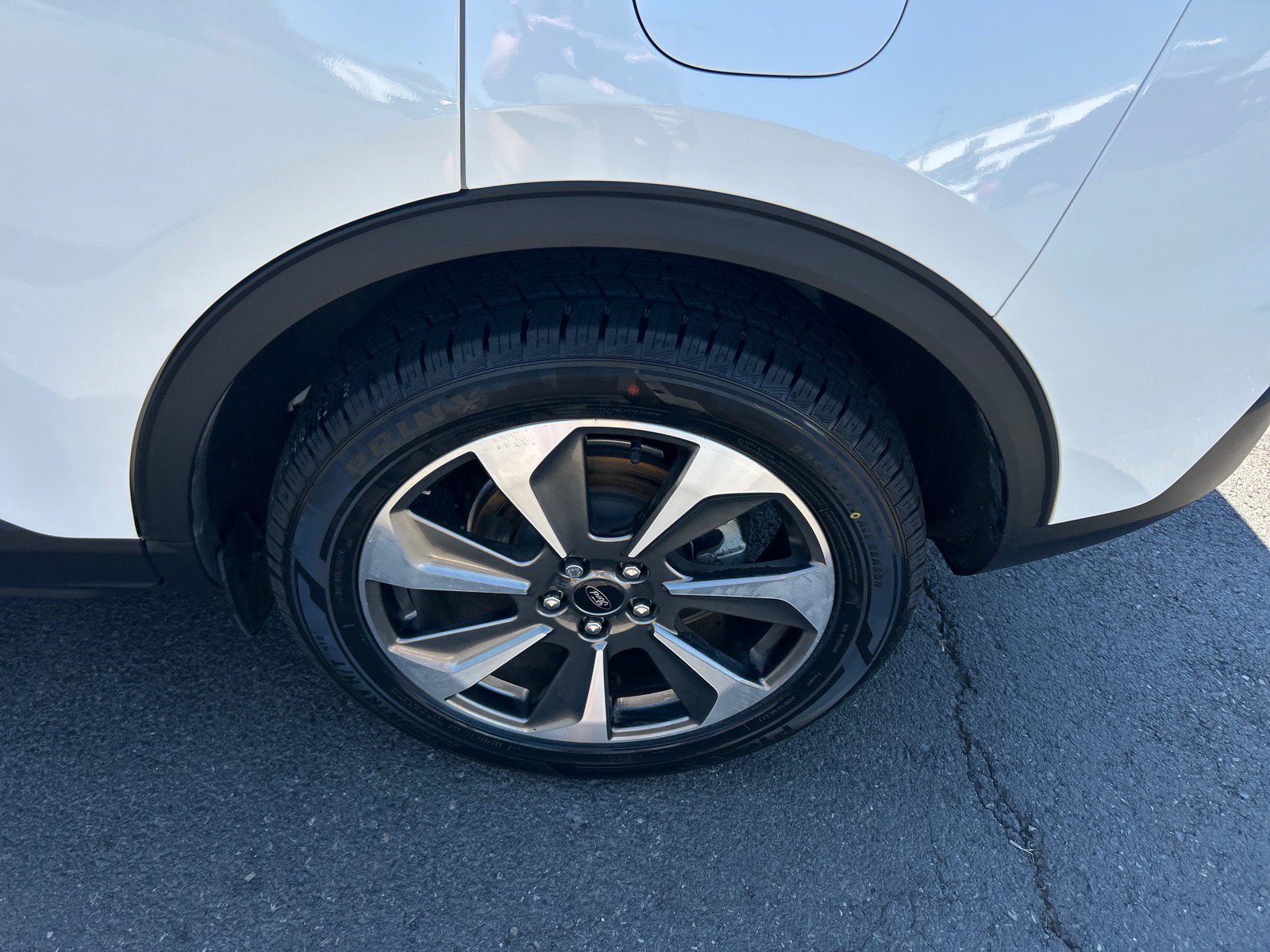 Certified 2024 Ford Escape Platinum w/ Class II Trailer Tow Package AWD/4WD image 34
