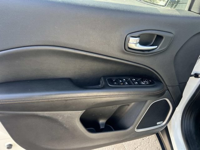 Used 2021 Jeep Compass Limited w/ Sun and Sound Group AWD/4WD image 13