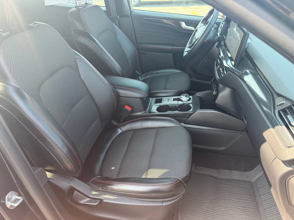 Certified 2023 Ford Escape ST-Line w/ Tech Pack #1 FWD image 16