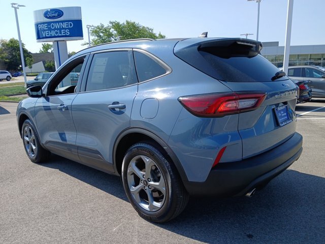 Certified 2025 Ford Escape ST-Line Select AWD/4WD image 5