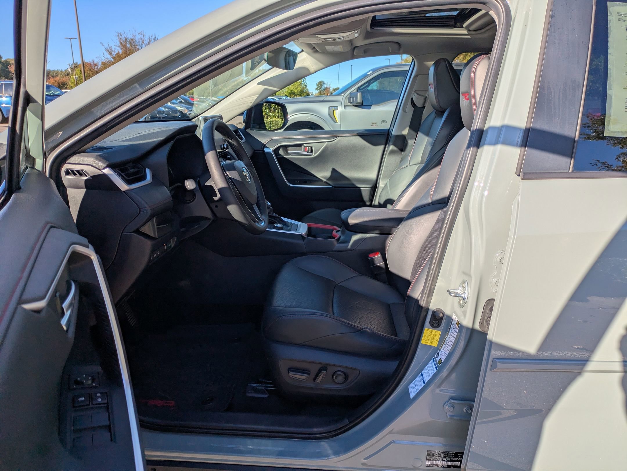 Used 2020 Toyota RAV4 TRD Off-Road image 12