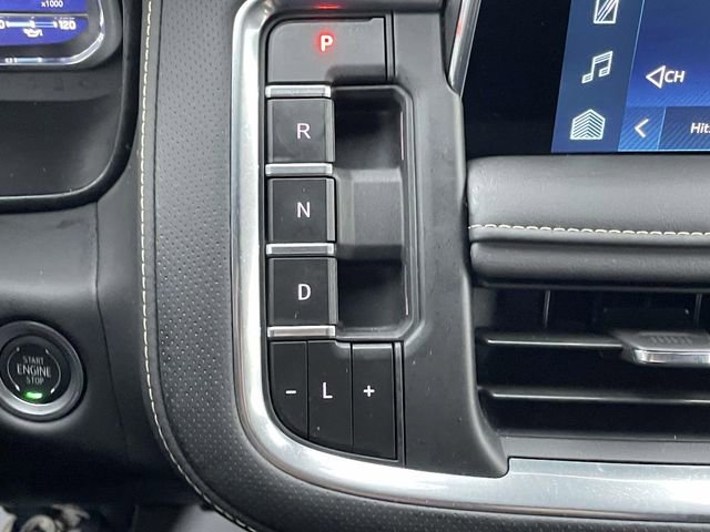 Used 2024 Chevrolet Suburban Premier image 27