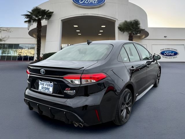 Used 2024 Toyota Corolla SE w/ SE Package image 3