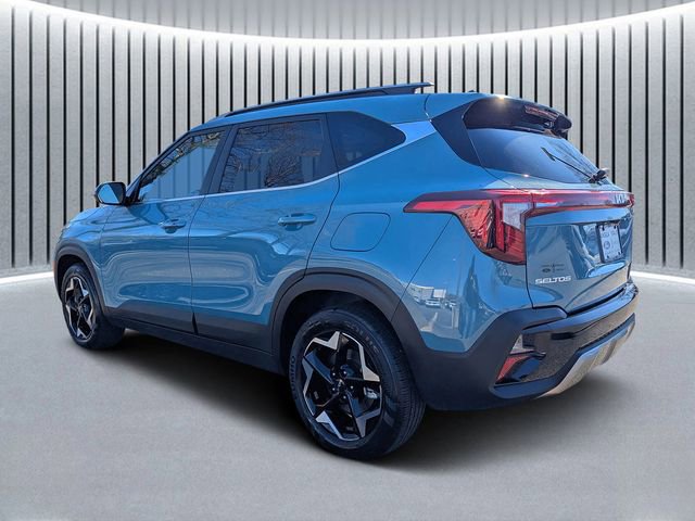 Used 2024 Kia Seltos EX image 2