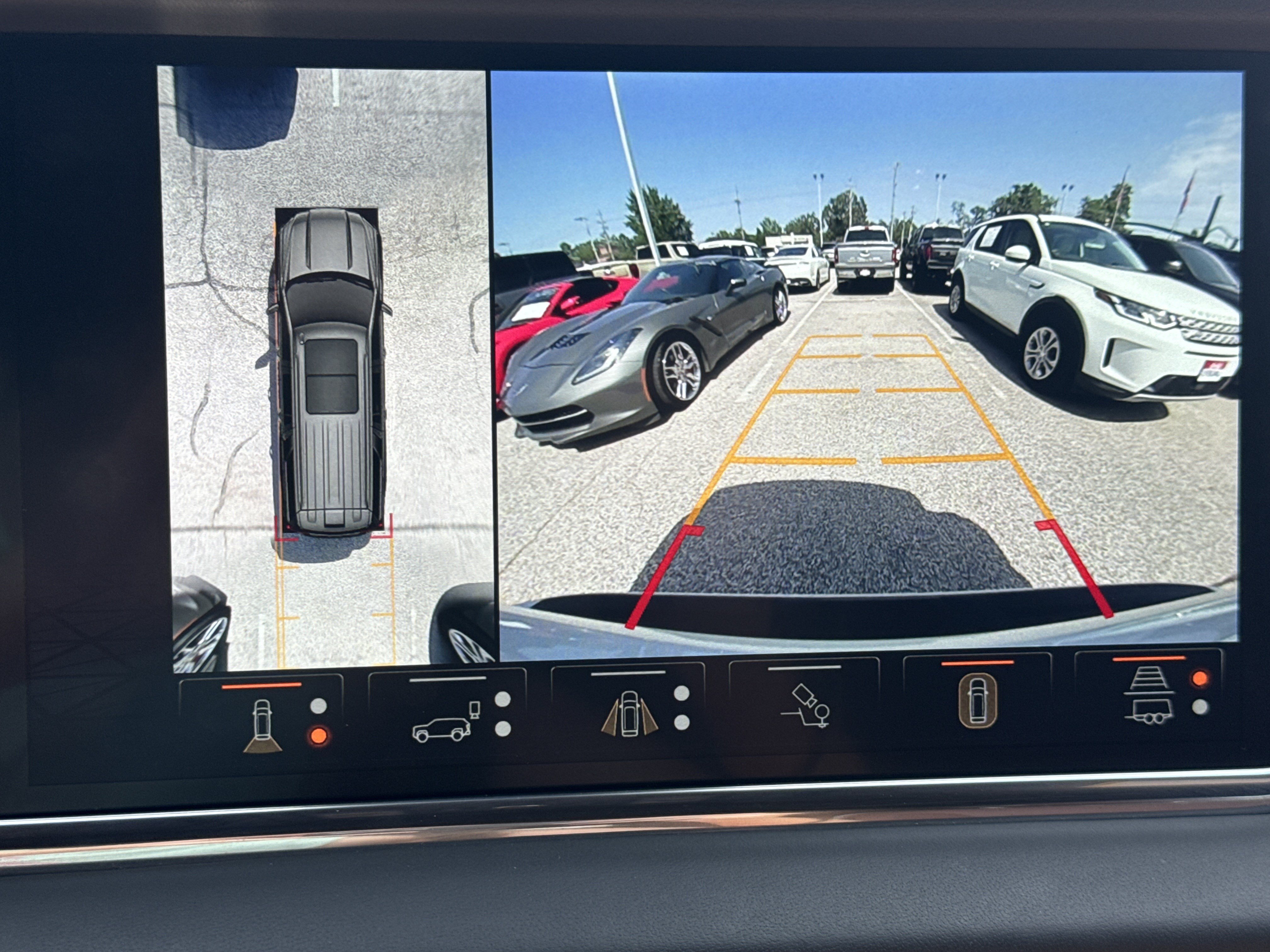 Used 2023 GMC Yukon XL Denali Ultimate w/ LPO, Floor Liner Package AWD/4WD image 21