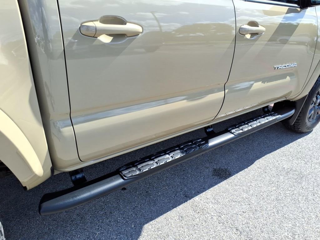 Used 2020 Toyota Tacoma SR5 w/ Technology Package AWD/4WD image 8