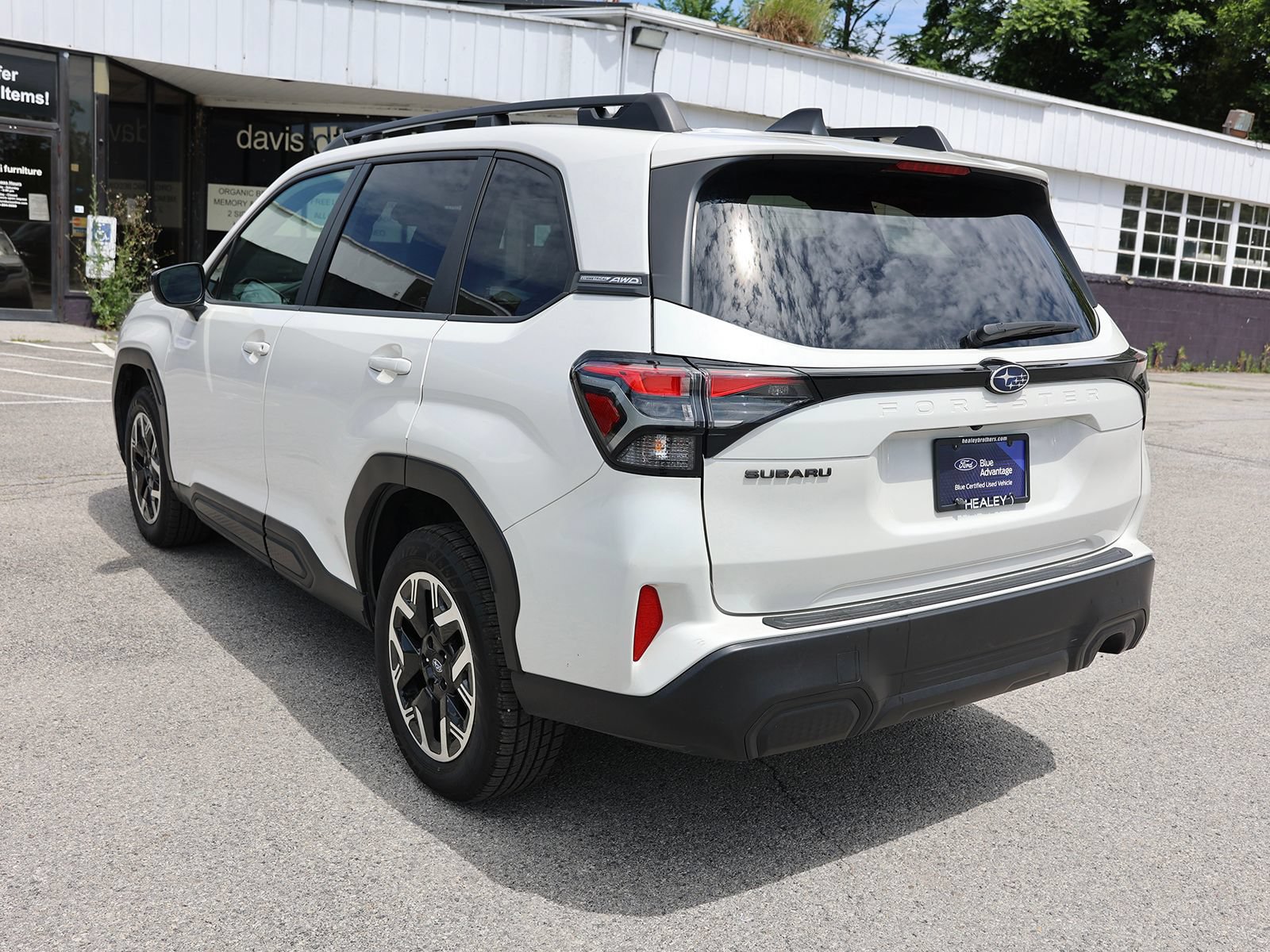 Used 2025 Subaru Forester Premium AWD/4WD image 5