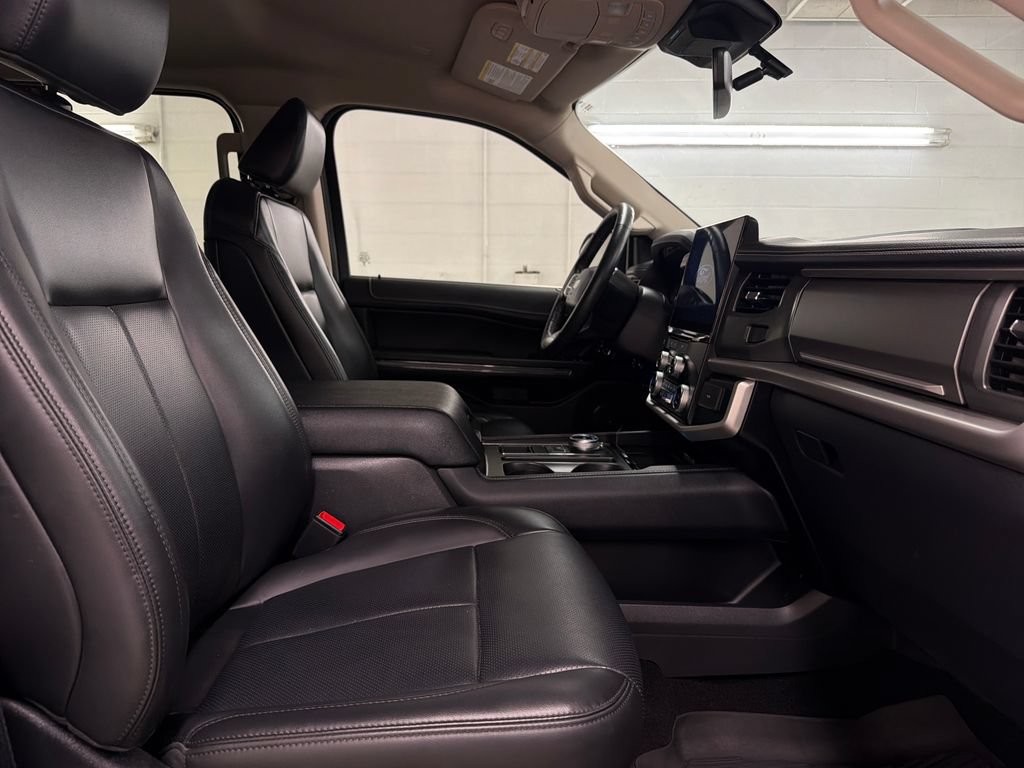 Certified 2024 Ford Expedition XLT RWD image 32