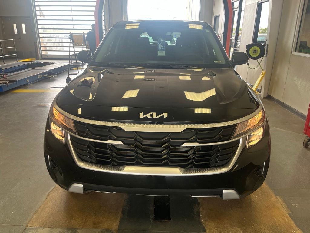 Used 2024 Kia Seltos LX AWD/4WD image 11