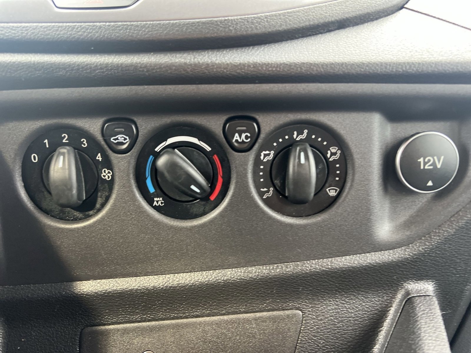 Certified 2019 Ford Transit 350 XLT image 20