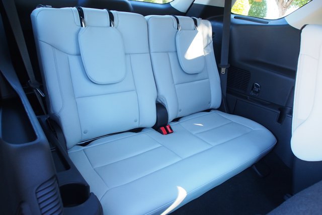 Certified 2025 Ford Explorer Platinum w/ Ultimate Package AWD/4WD image 16