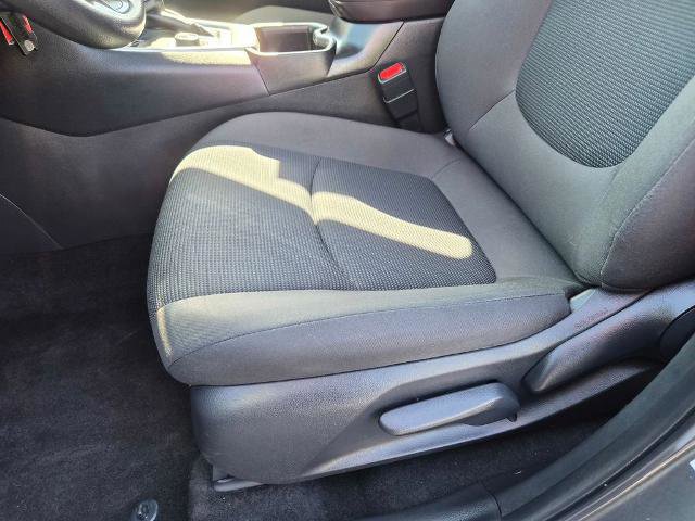 Used 2022 Toyota RAV4 LE AWD/4WD image 16