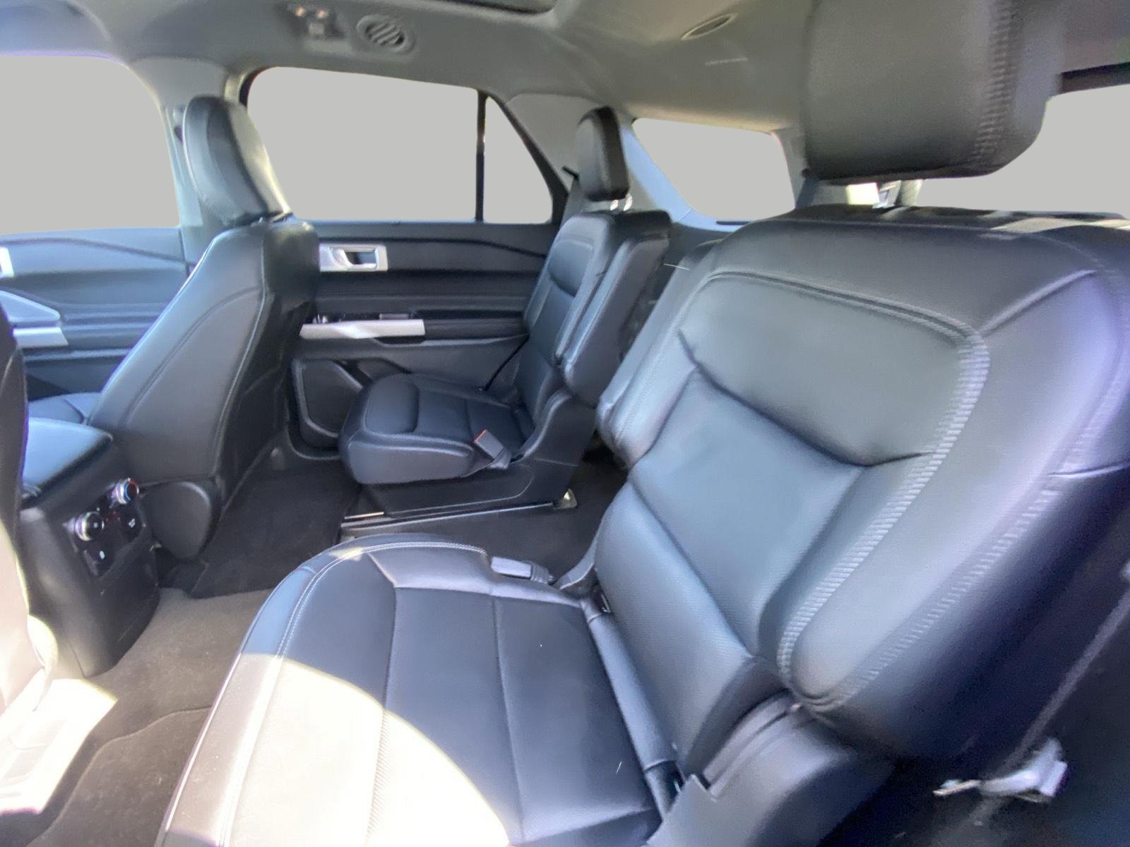 Certified 2024 Ford Explorer Limited w/ Limited Technology Package AWD/4WD image 12