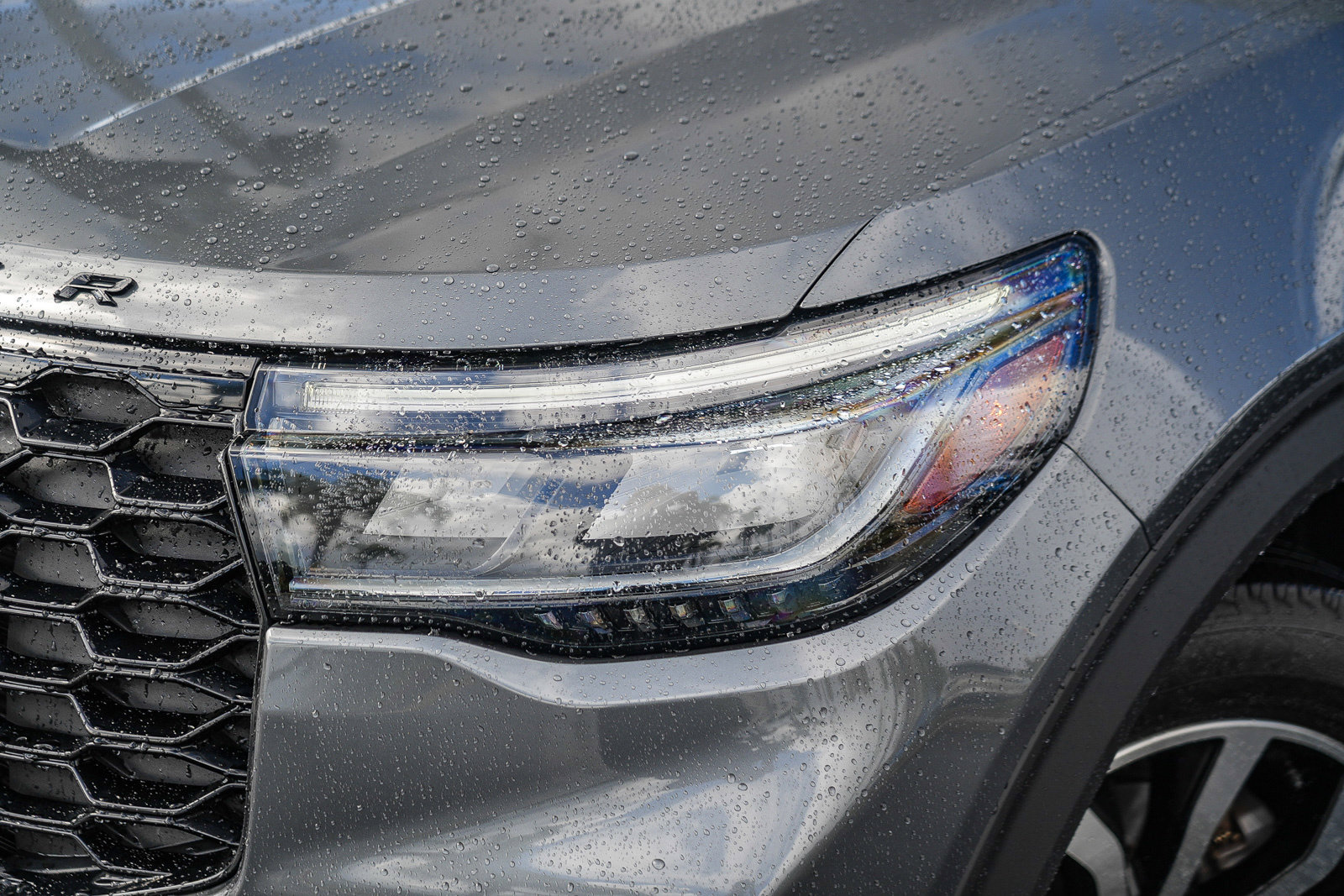 Certified 2025 Ford Explorer ST-Line w/ Premium Package RWD image 2