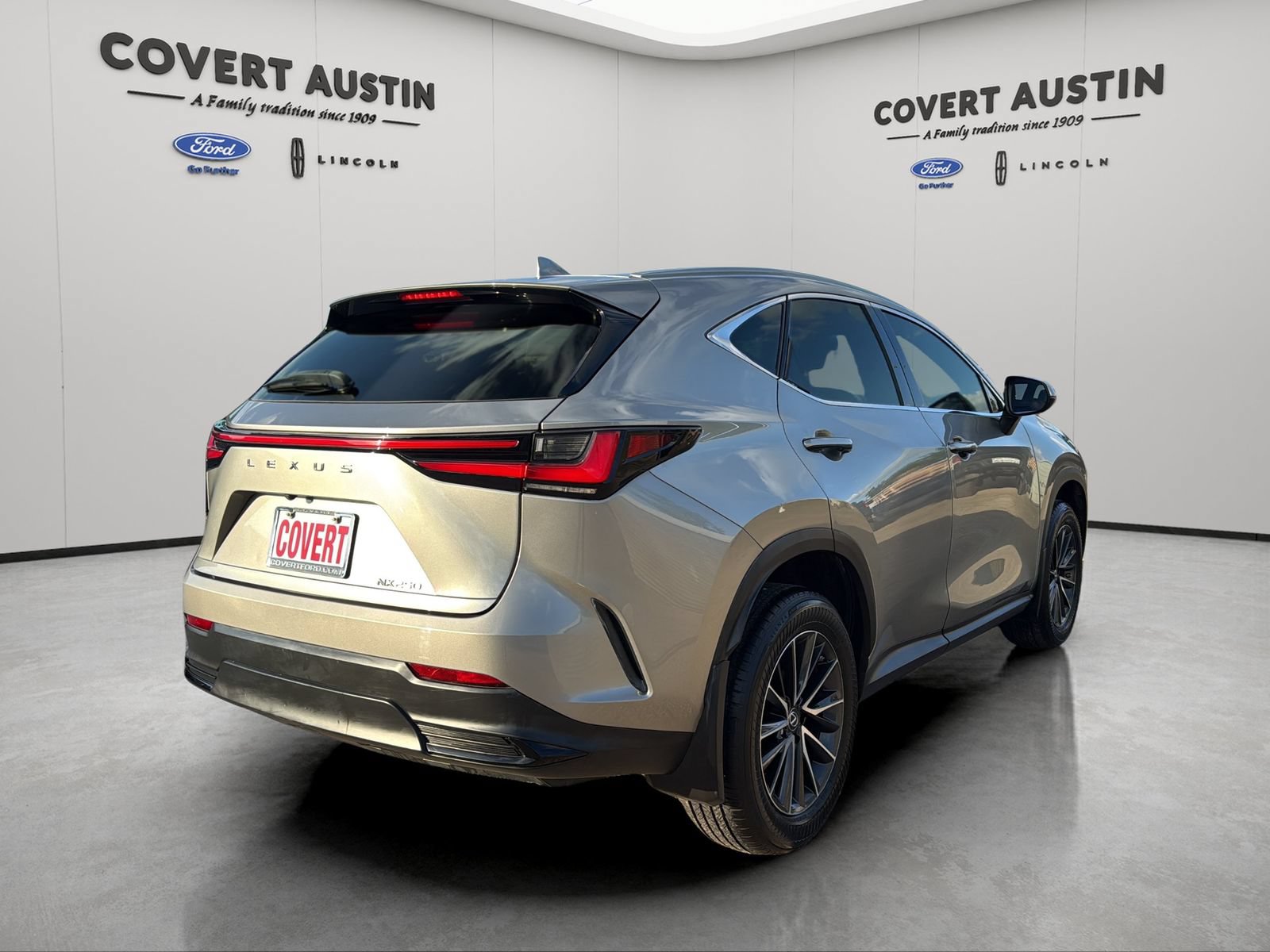 Used 2022 Lexus NX 250 FWD w/ Towing Package (2000 Lbs) image 5