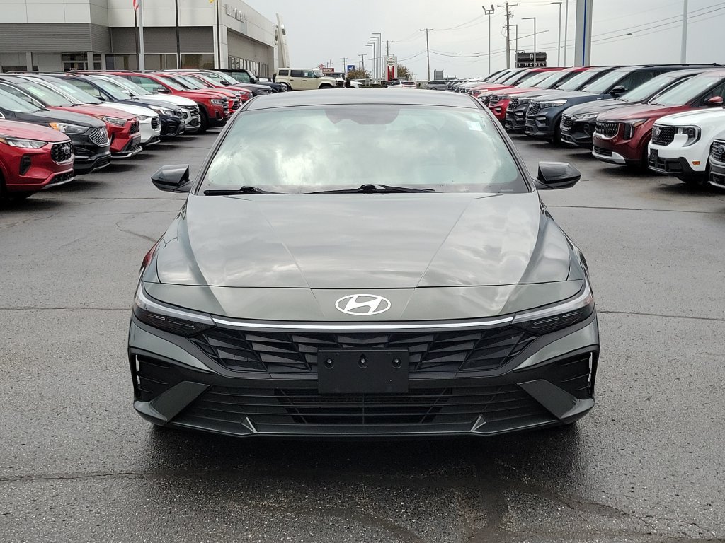 Used 2026 Hyundai Elantra Sport FWD image 2