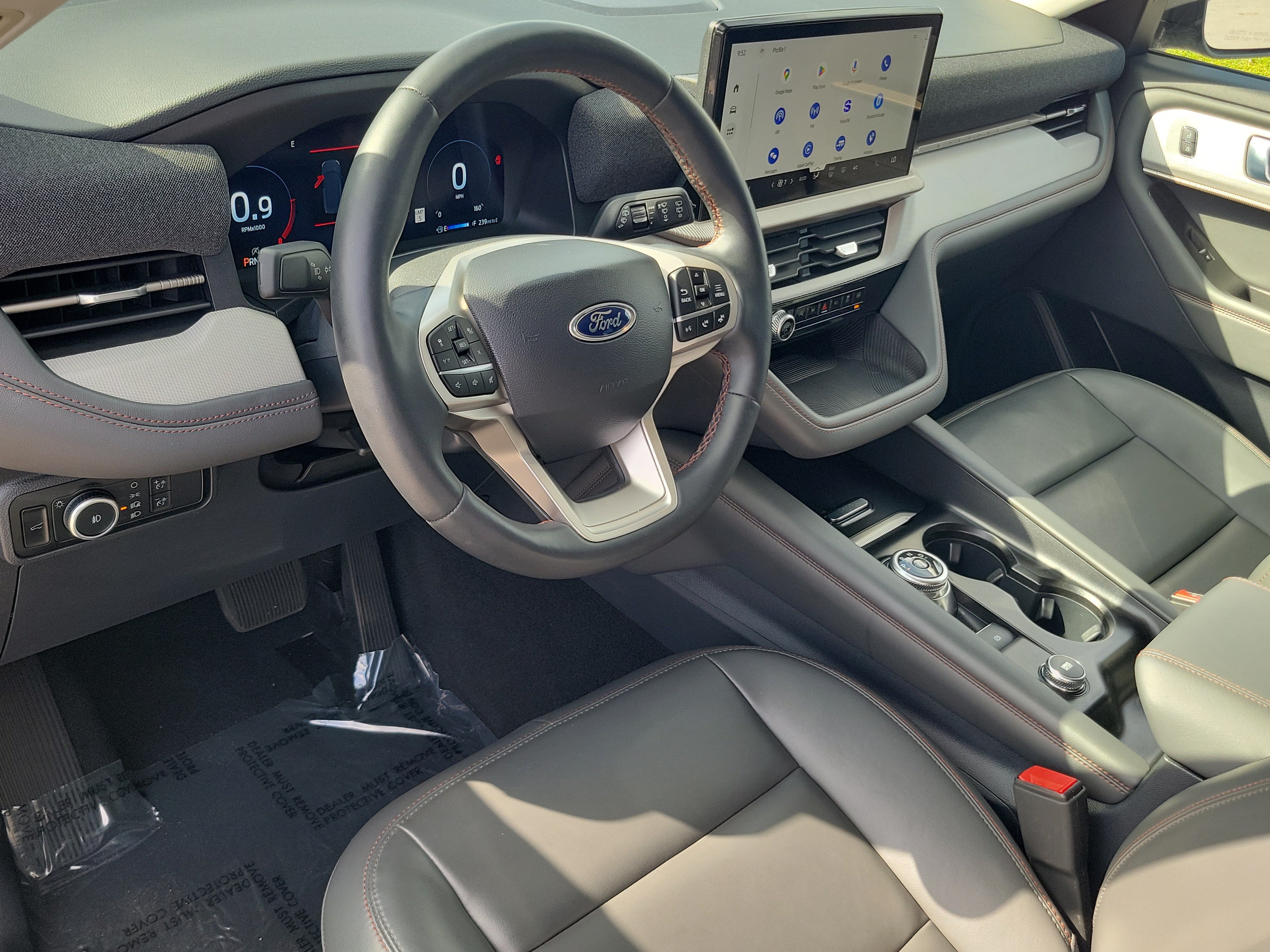 Certified 2025 Ford Explorer Active w/ Active Comfort Package RWD image 9