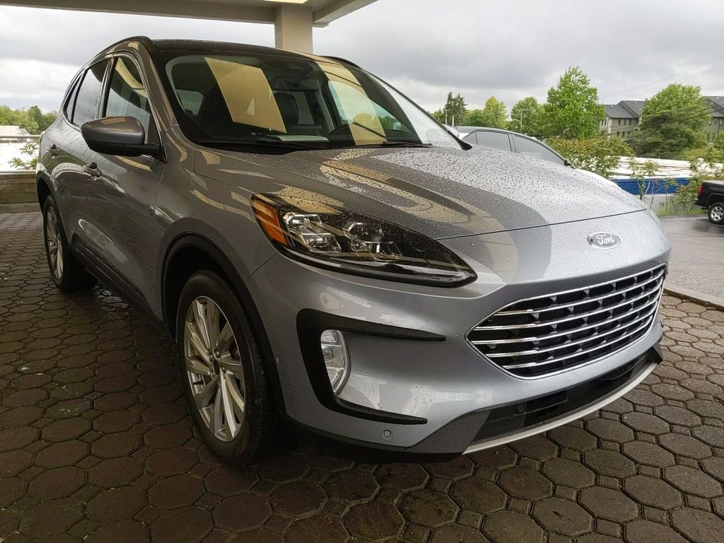Certified 2022 Ford Escape Titanium w/ Titanium Elite Package AWD/4WD image 4
