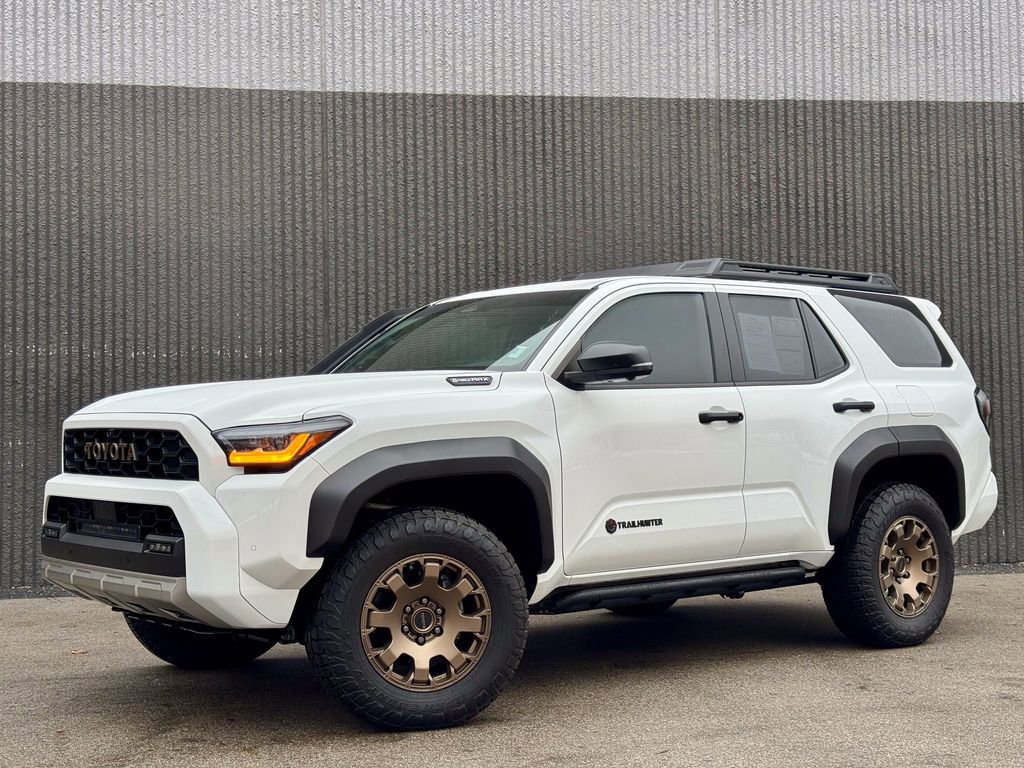 Used 2025 Toyota 4Runner Trailhunter image 2