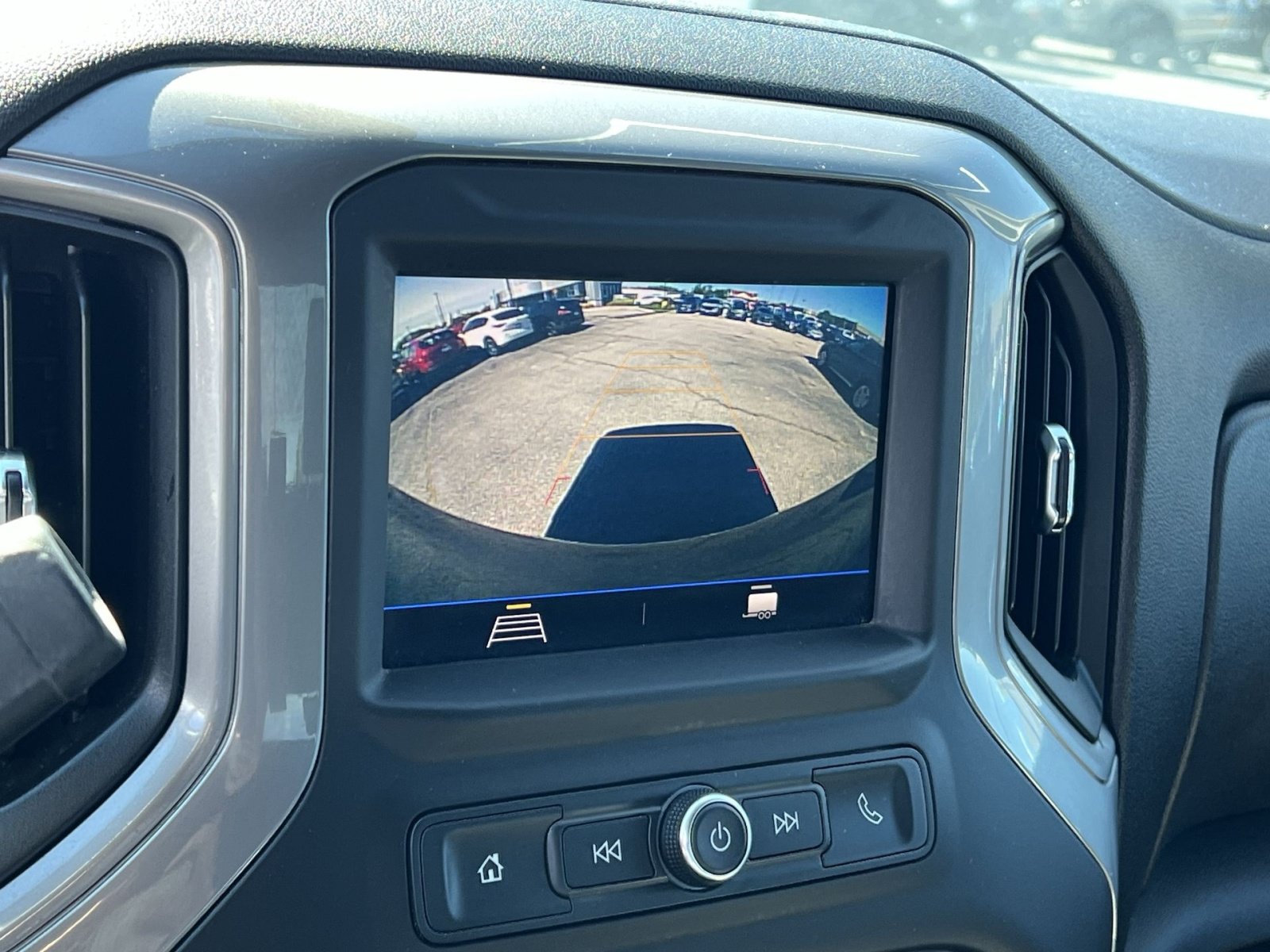 Used 2021 Chevrolet Silverado 1500 Custom Trail Boss w/ Safety Confidence Package AWD/4WD image 18