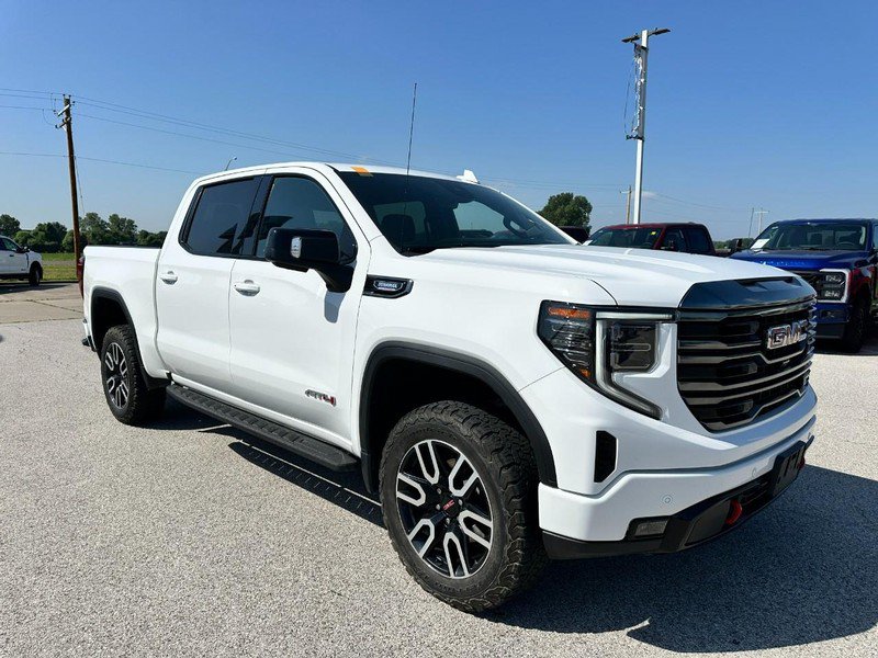 Used 2023 GMC Sierra 1500 AT4 w/ AT4 Premium Package AWD/4WD image 8